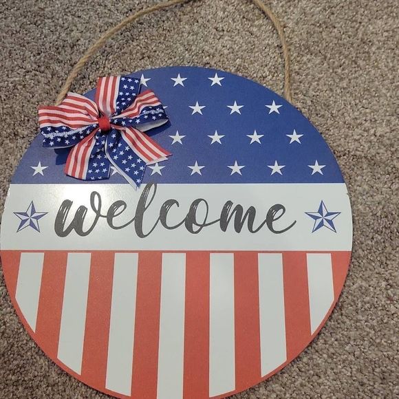 Patriotic Decorative Welcome Sign - Picture 1 of 4